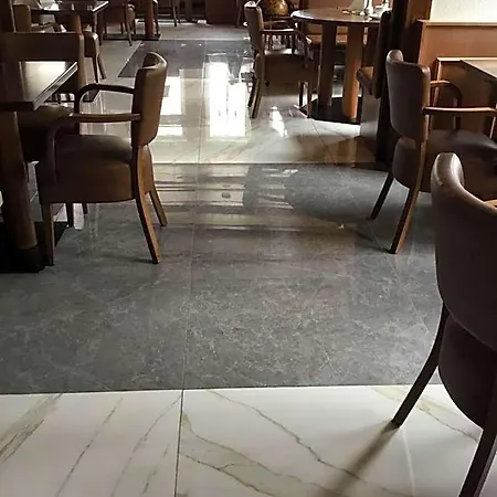Hotel Zum Berggarten 3*