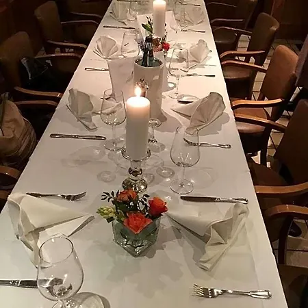Zum Berggarten 3* Kassel